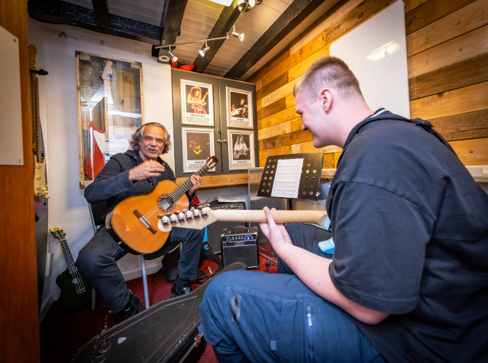 Reviews of our Music Lessons - Robin with Student