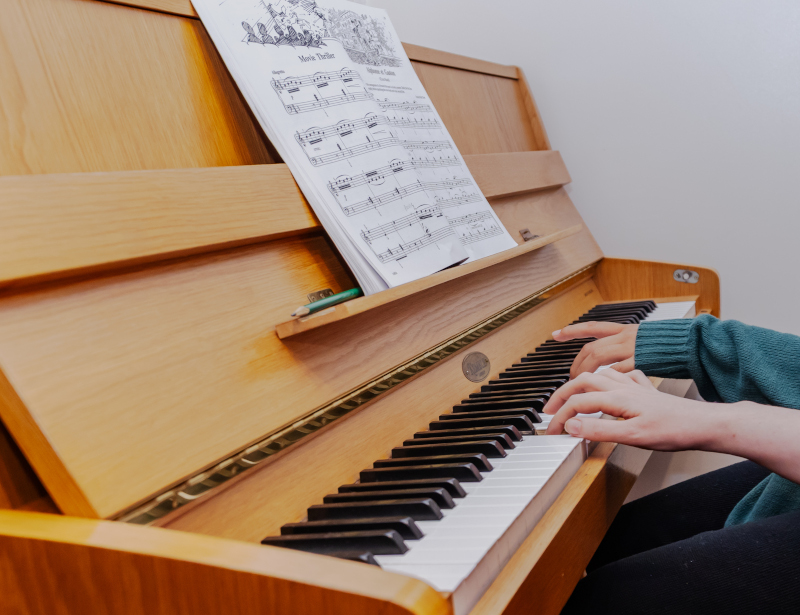 Keyboard closeup - Lessons with Michelle, teaching opportunities